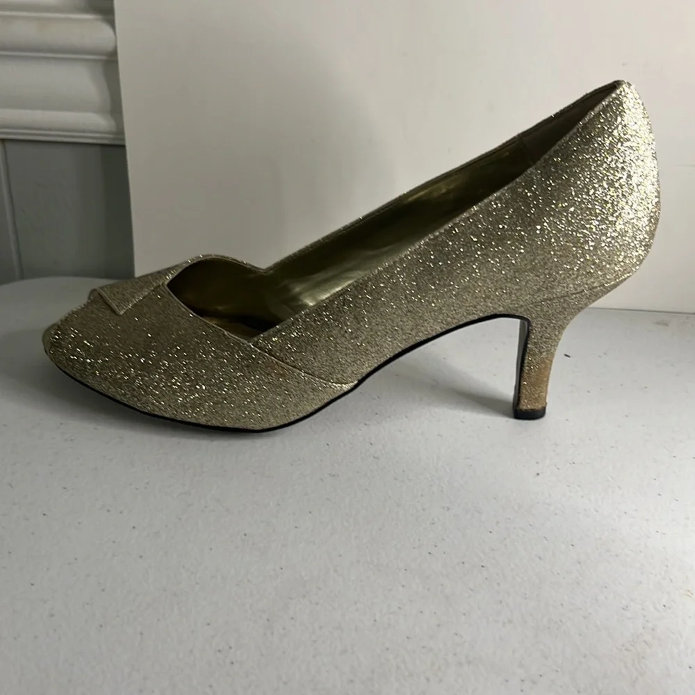 Gold Sparkle Peep Toe heels pumps for women Easy Street 12M